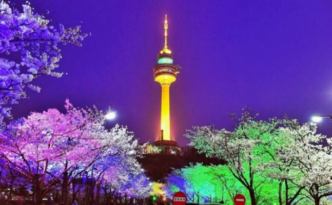 Du lịch hàn quốc cùng eros việt nam: Khám phá thành phố Seoul náo nhiệt và hiện đại từ Tháp truyền hình N’Seoul Tower.